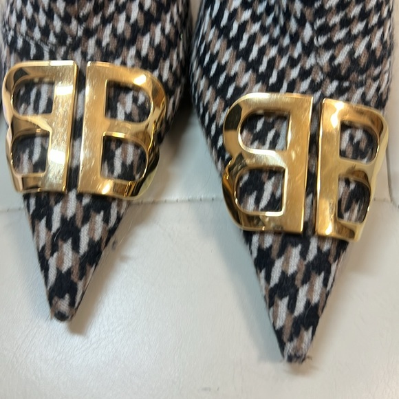 Balenciaga multi colored booties with huge BB in gold in front - Picture 2 of 8